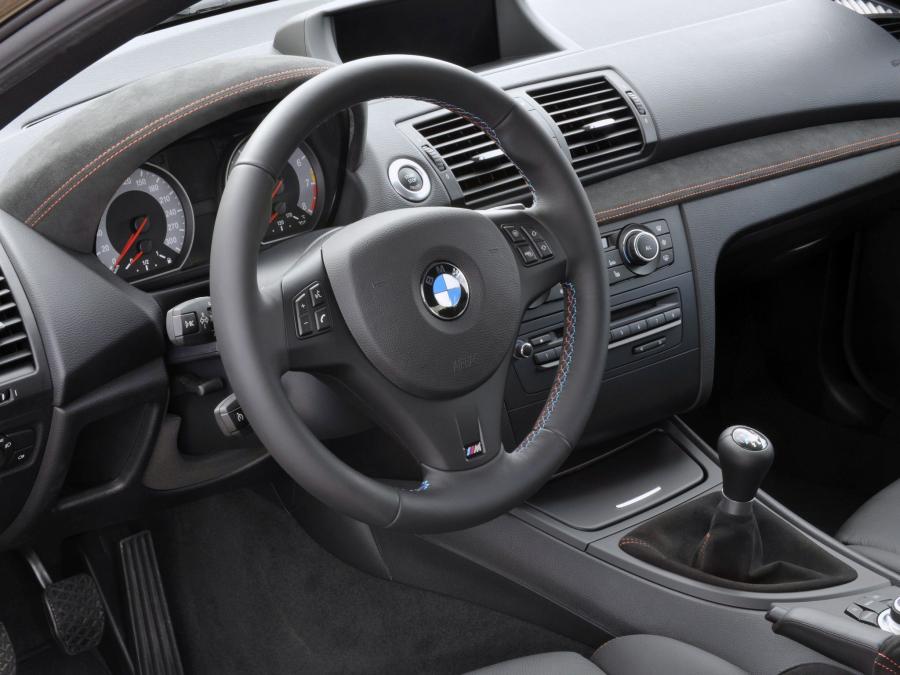  BMW 1-Series M Coupe 2011 года  (фото 71 из 76)